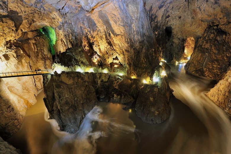 Visitando las cuevas de Skocjan