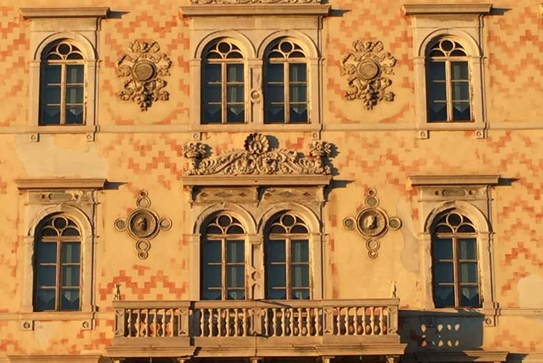 Dettaglio di un palazzo di Trieste