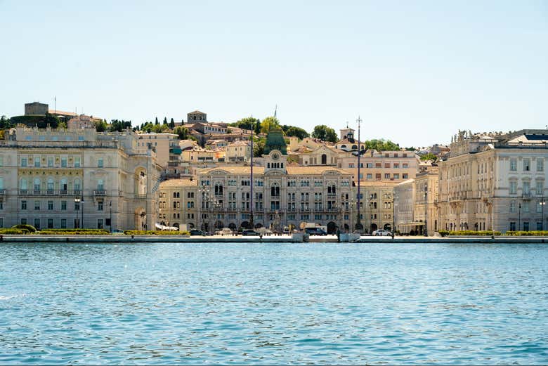 Piazza Unità d'Italia vista dal mare