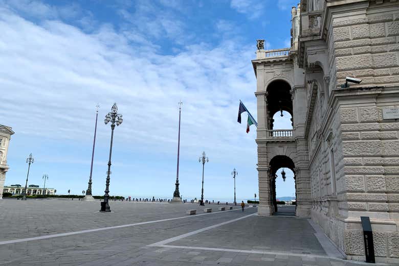 L'edificio della Prefettura