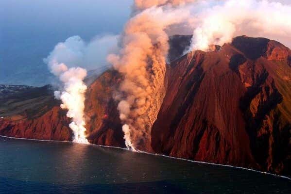 Fumée du volcan