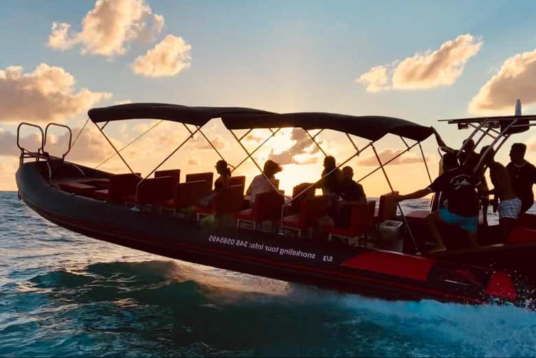 Paseo en barco al atardecer por Tropea