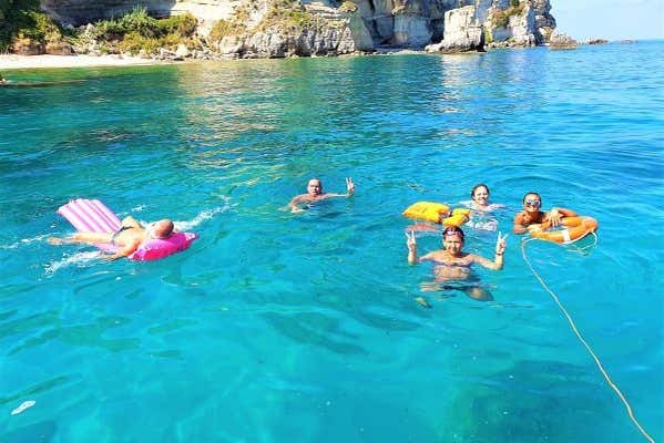 Baignade dans les eaux de la mer Tyrrhénienne