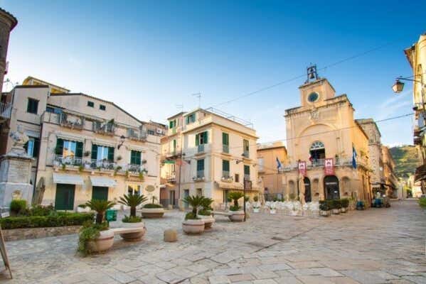 Percorrendo o centro de Tropea