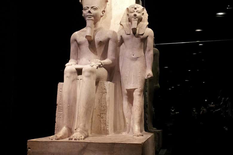 Estatuas en el interior del museo