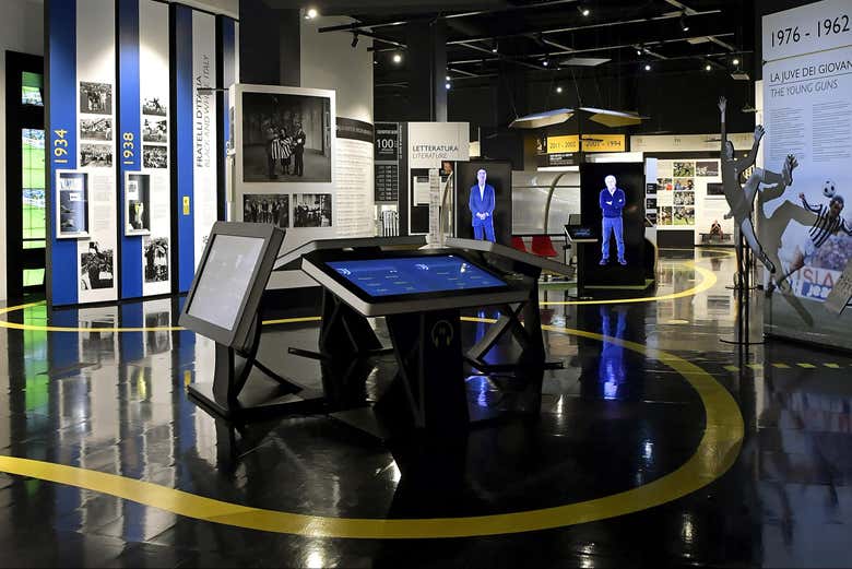 O museu conta com vários painéis interativos