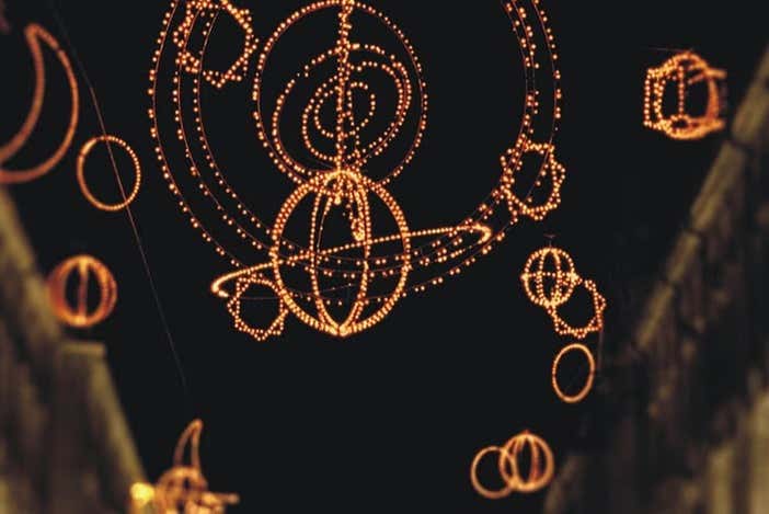 Contemplando las luces navideñas de Turín