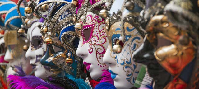 Fiesta de carnaval en el Galeón Veneciano