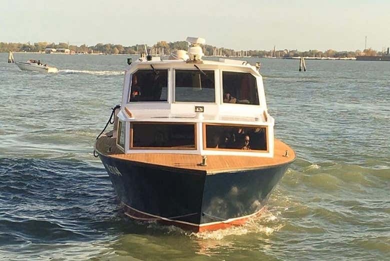 Disfrutaréis de un barco exclusivo para vuestro grupo