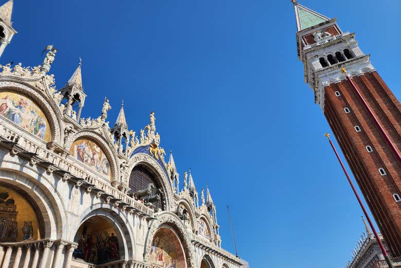 Basílica de San Marcos y su campanario