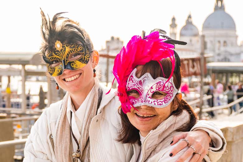 Foto con las máscaras venecianas tradicionales 