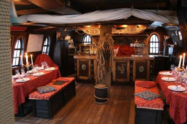 Tavoli a poppa del Galeone Veneziano