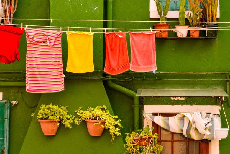 Casa con ropa tendida en Murano