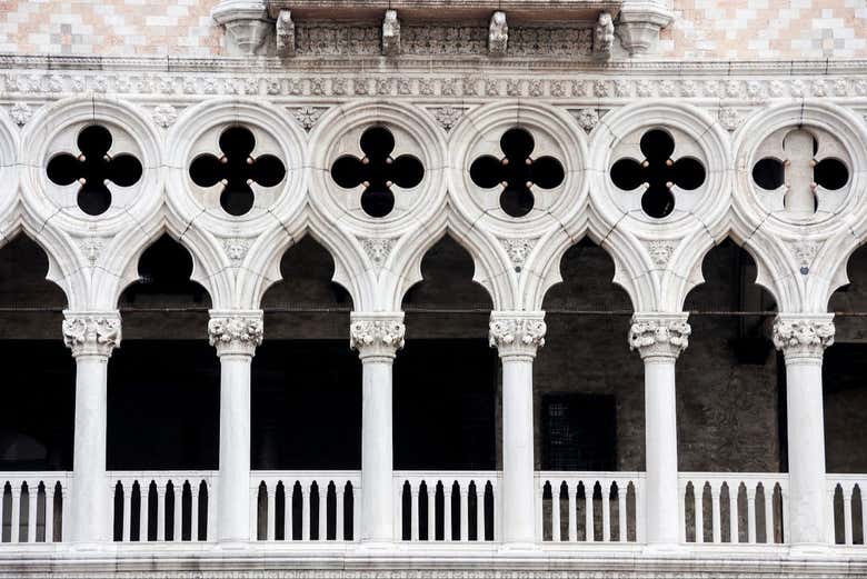Detalhes da arquitetura do Palácio Ducal