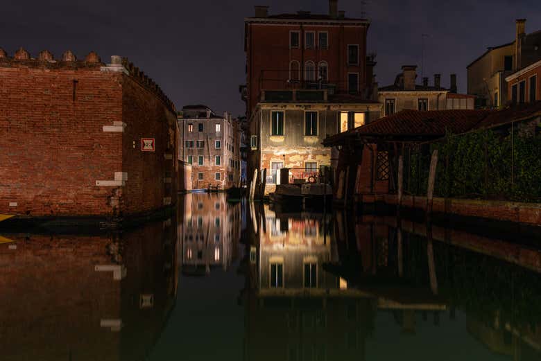 Disfrutando del tour de los misterios y leyendas de Venecia