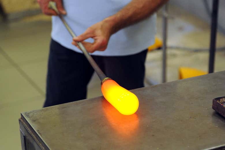 Molding the glass into shape