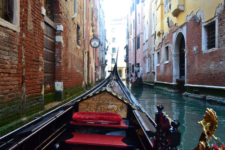 Paseo por los canales menores de Venecia