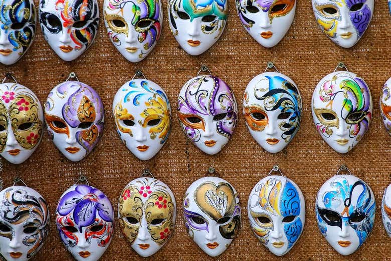 Puesto de máscaras venecianas