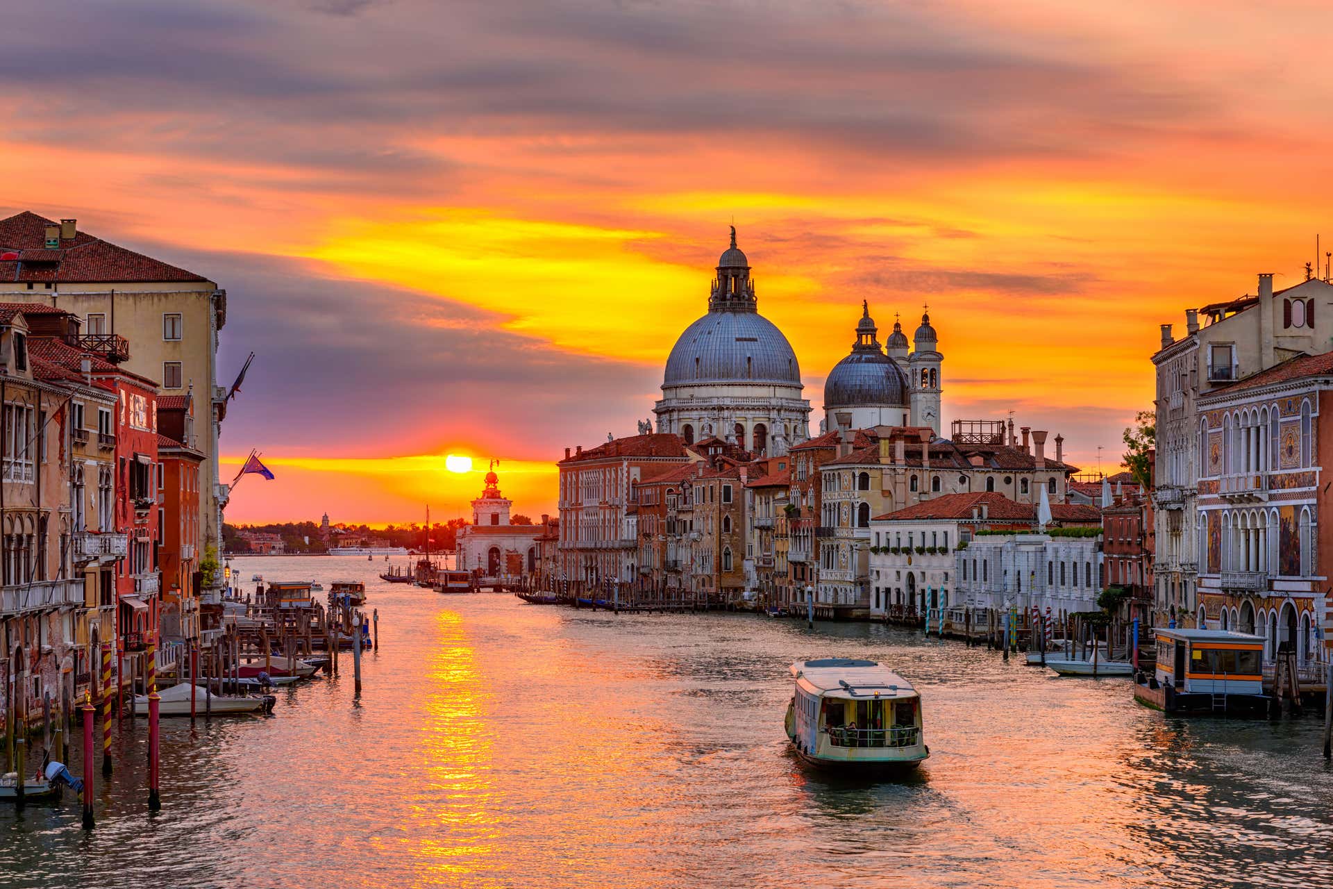 sunset boat cruise