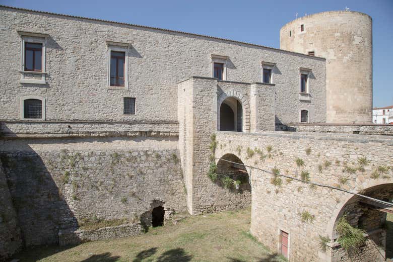 Moat of the Aragonese Castle