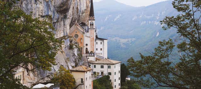 Excursão ao Santuário da Madonna della Corona e Monte Baldo