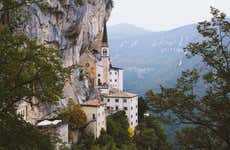 Excursión al Santuario de la Madonna della Corona y Monte Baldo
