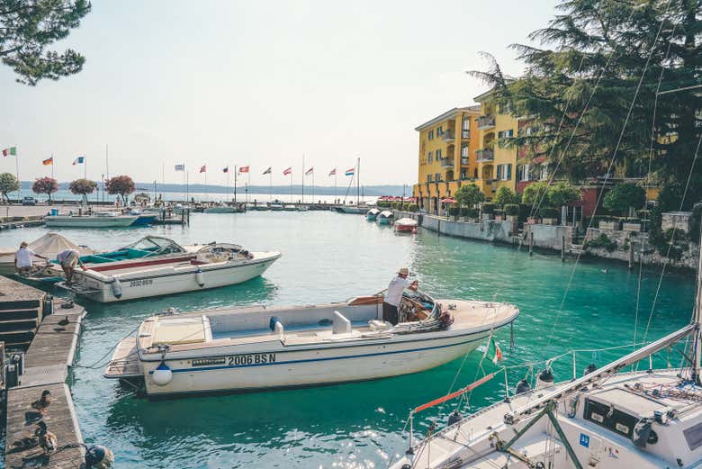 Bateaux amarrés sur le lac de Garde