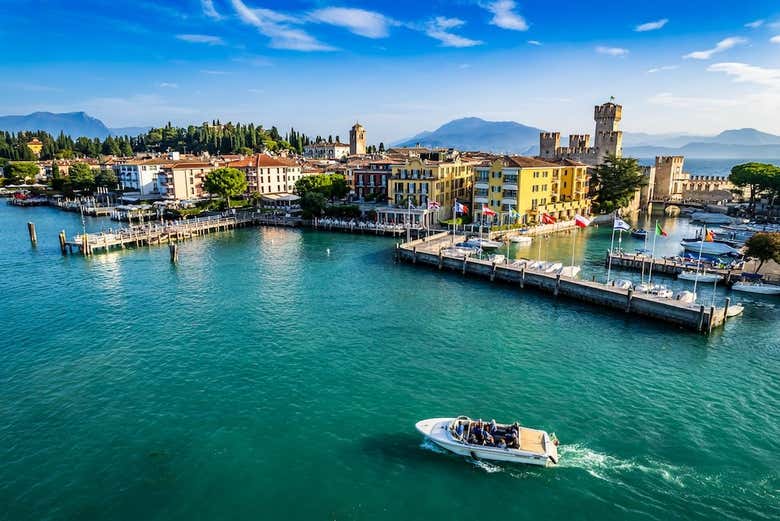 Vista aérea del lago de Garda
