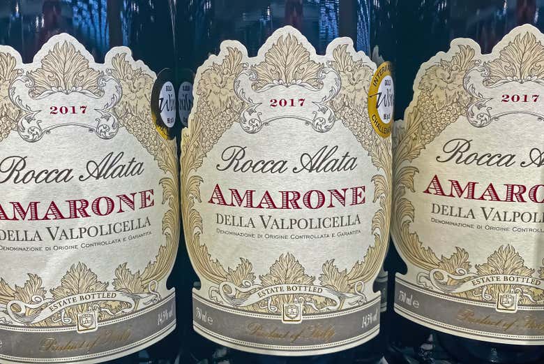 Botellas de vino tinto Amarone