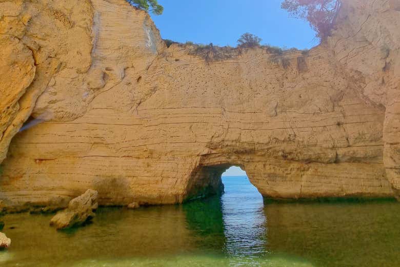 Arco e piccola spiaggetta
