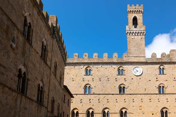 Tour privado por Volterra con guía en español