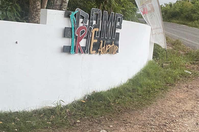 Entrée de Camp Irie Adventures