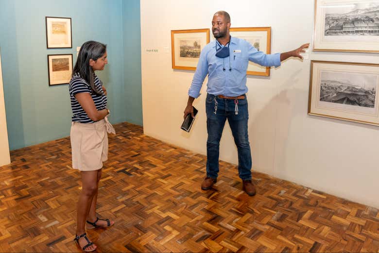 Visitando a National Gallery of Jamaica