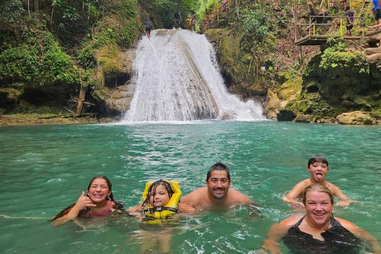 Disfrutando en familia en el Agujero Azul