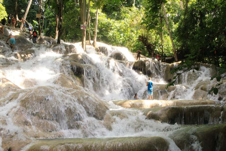 Bagno nelle cascate