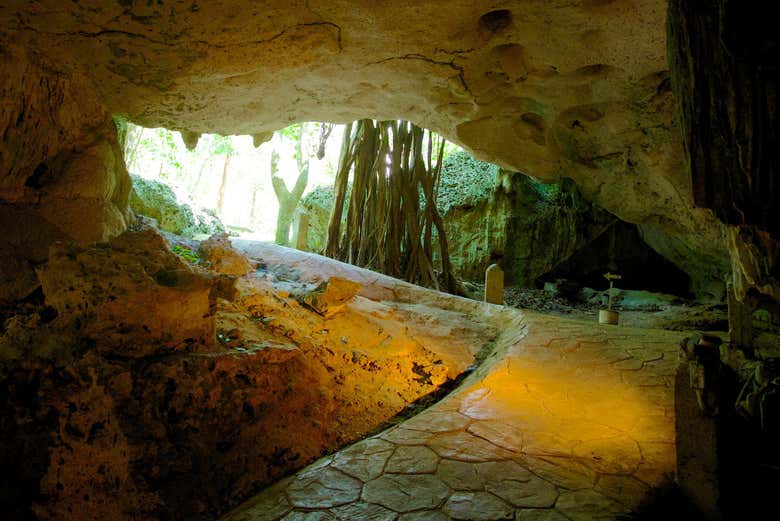 Acceso de las cuevas Green Grotto