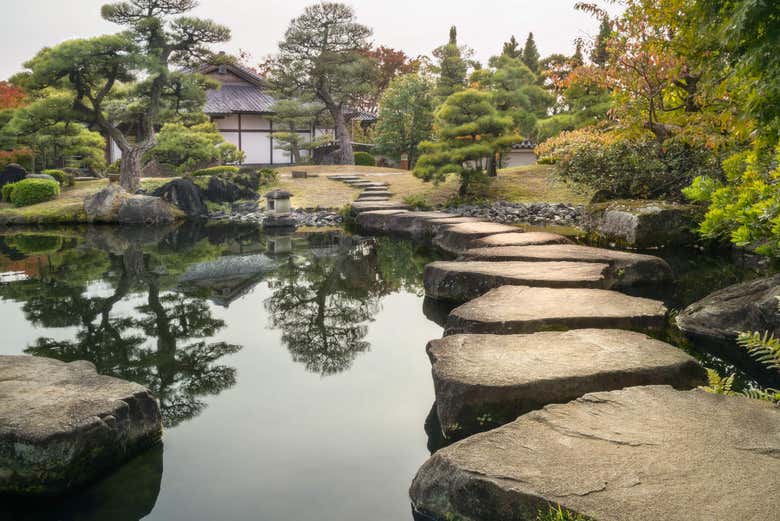 A pond in Kokoen gardens