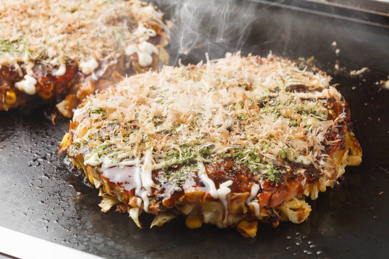 Degustación de okonomiyaki en Hiroshima