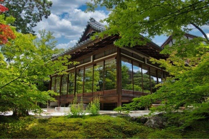 Découvrez un bâtiment traditionnel japonais