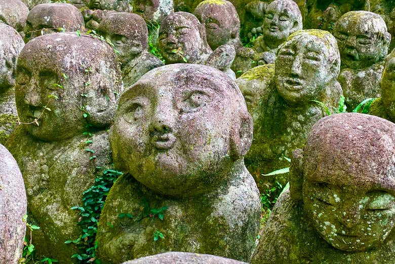 Detalle de una de las estatuas