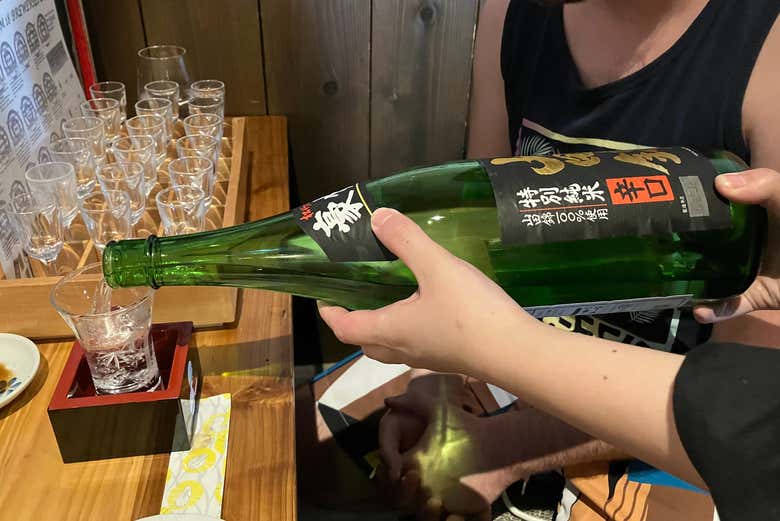 Taste a variety of premium sake