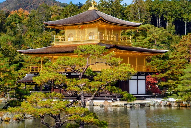 Il famoso Padiglione d'Oro o Kinkaku-ji