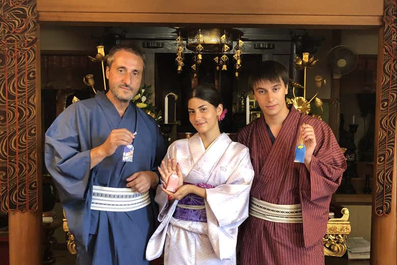 Provando il tè tradizionale