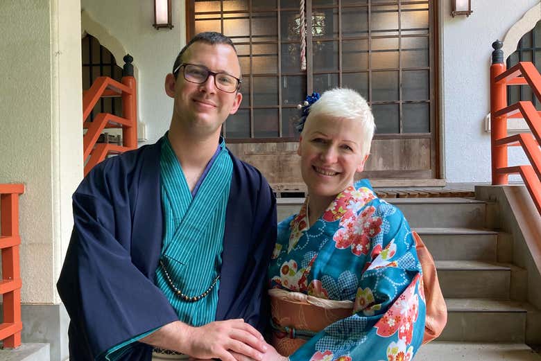 Foto di coppia nel giardino