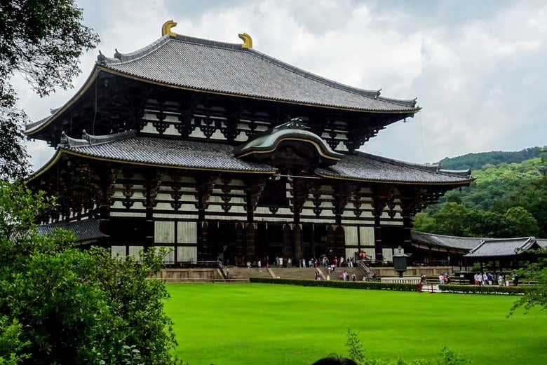 Nara cuenta con monumentales templos
