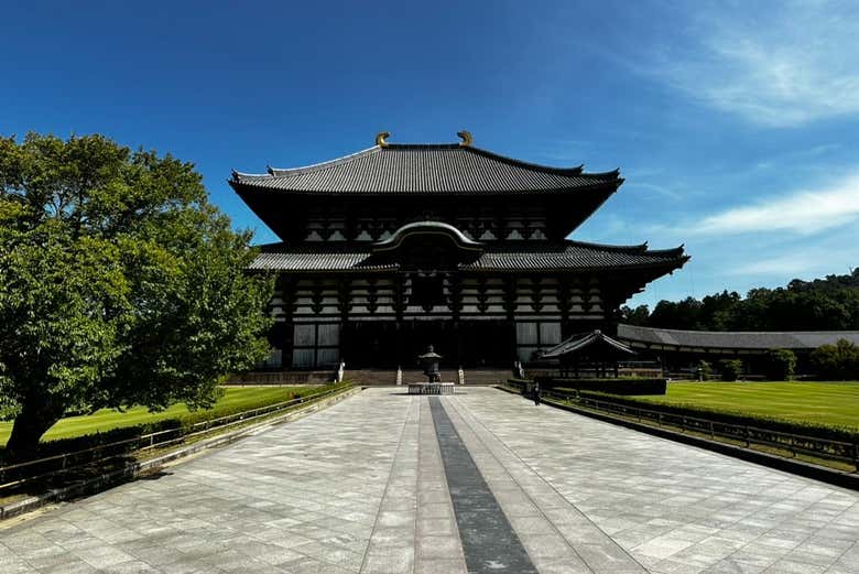 O templo Todaiji é um dos destaques do tour