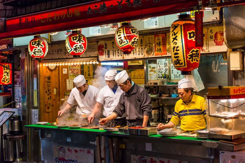 Puesto de comida callejero de Osaka