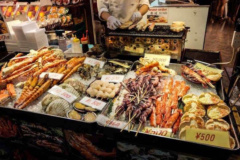 Marisco en el mercado Kuromon
