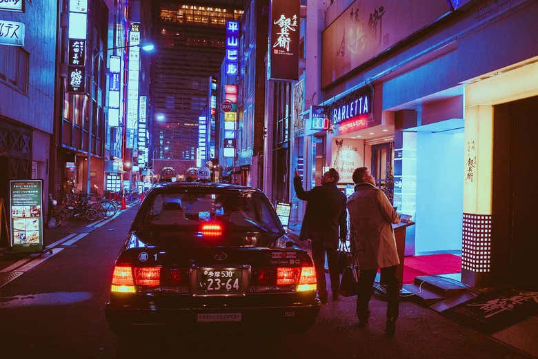 À la recherche d'un restaurant la nuit