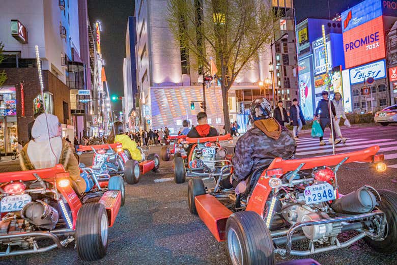 Balade nocturne en kart dans Osaka